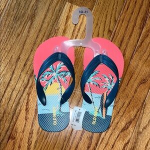 Old Navy Kids Flip Flops in Pink and Blue with Palm Trees